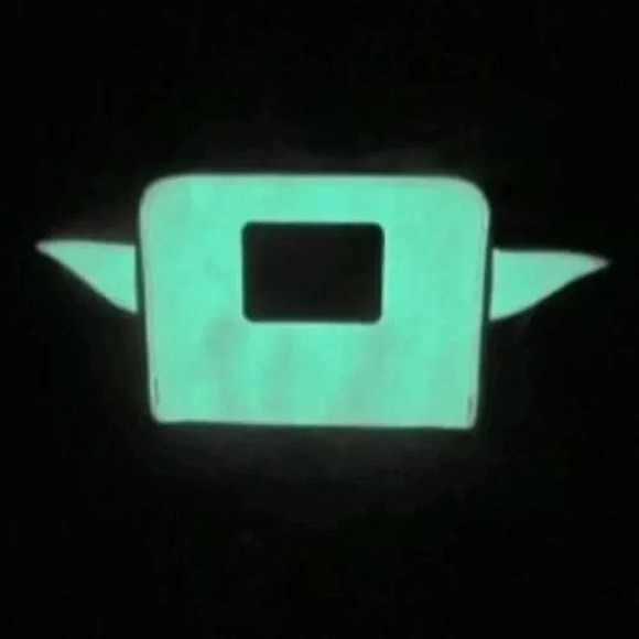 NWT Star Wars Yoda Hologram Loungefly Disney Glow in the Dark Wallet - Picture 9 of 9